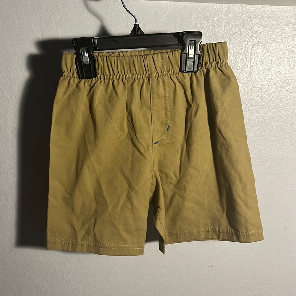 Khaki shirts nice and stretchy!